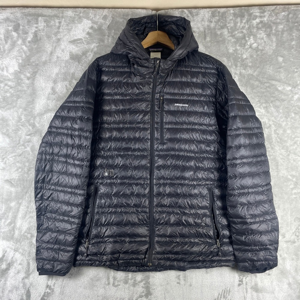 Patagonia Ultralight Down Hoody Mens M Black Puffer Jacket 84767